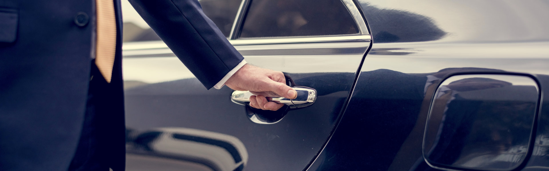 staffHandle Door Car